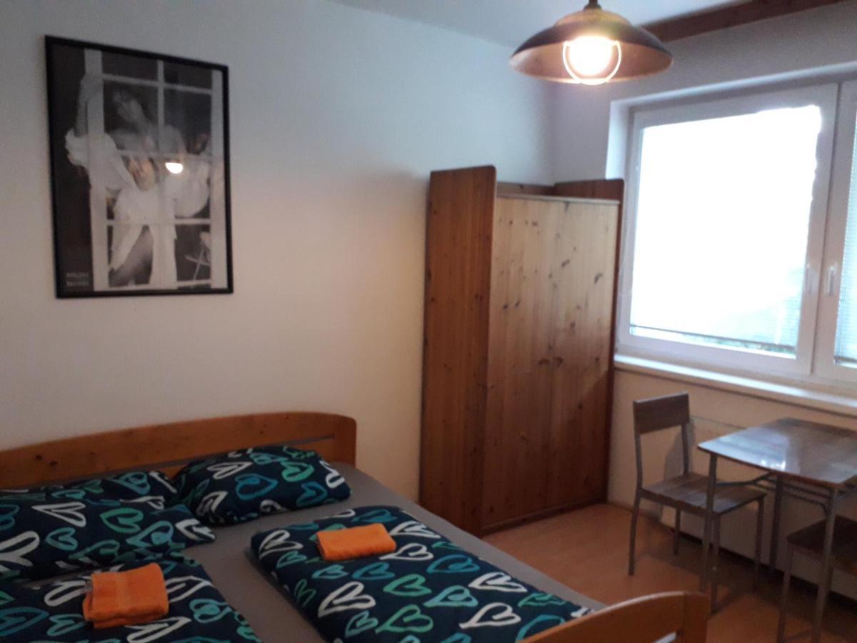 Apartman Na Jizni 奥洛穆茨 外观 照片